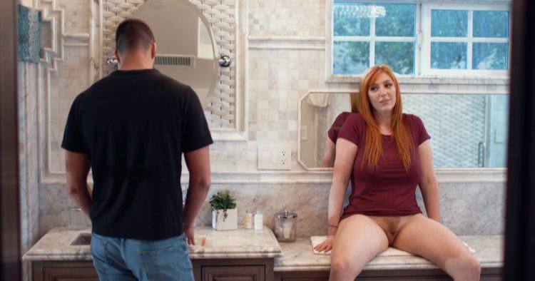 Madrasta está sem calcinha? Sem problemas